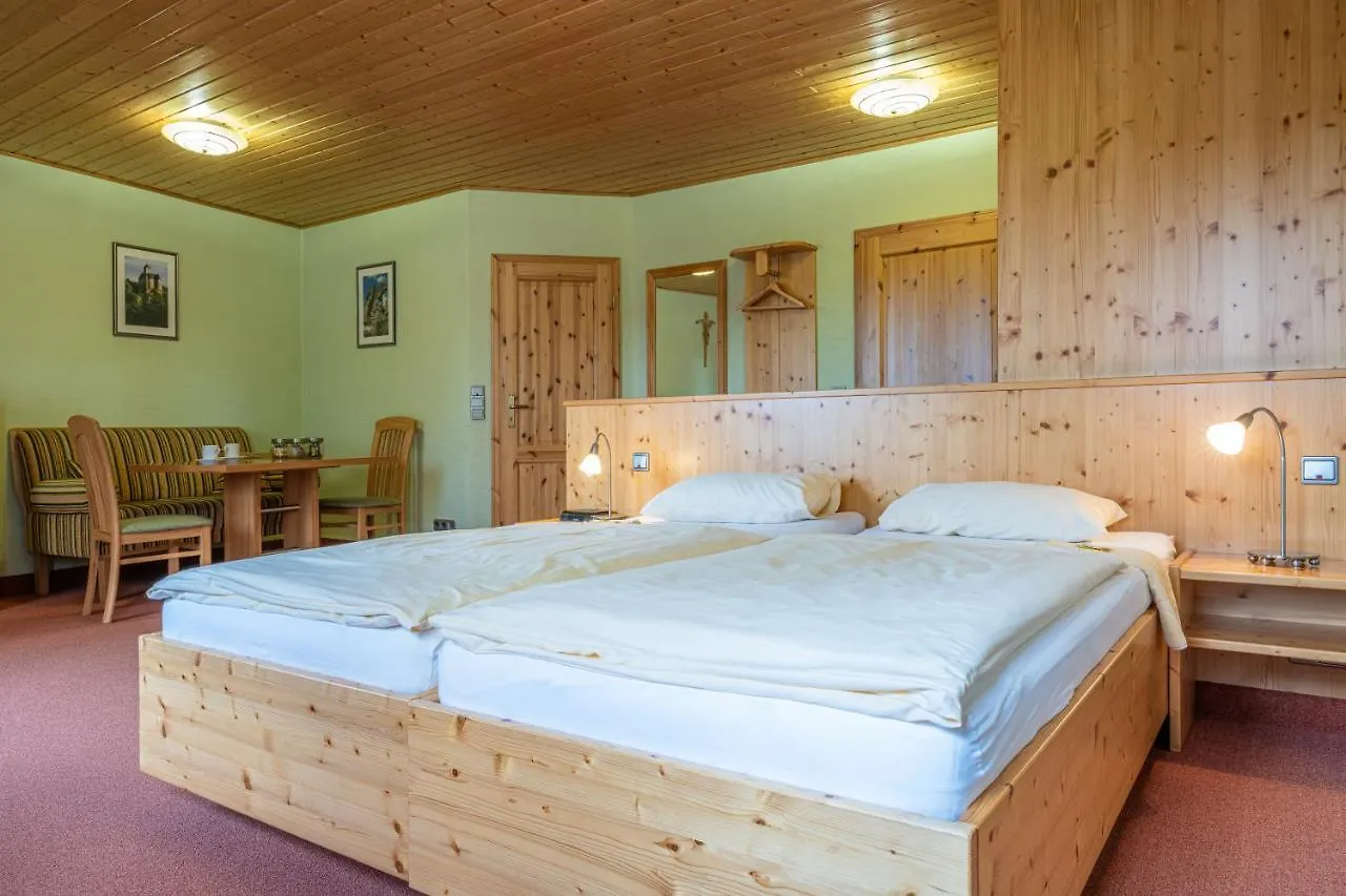 Gasthof Weisser Schwan Windischeschenbach Inn